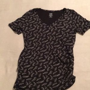 Old navy maternity top size S